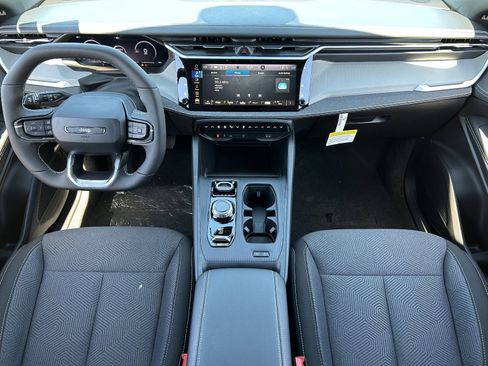 New 2026 Jeep Cherokee Laredo image 12