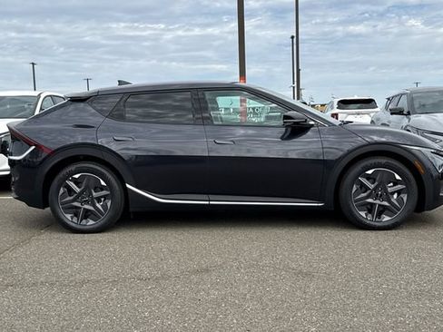 New 2026 Kia EV6 Light RWD image 3