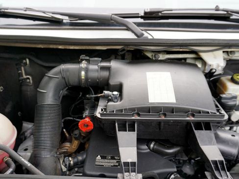 Used 2015 Freightliner Sprinter 2500 image 25