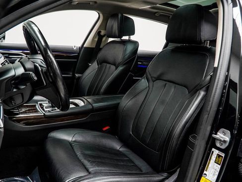 Used 2020 BMW 740i xDrive w/ Cold Weather Package image 41