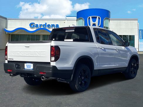 New 2026 Honda Ridgeline Black Edition image 6