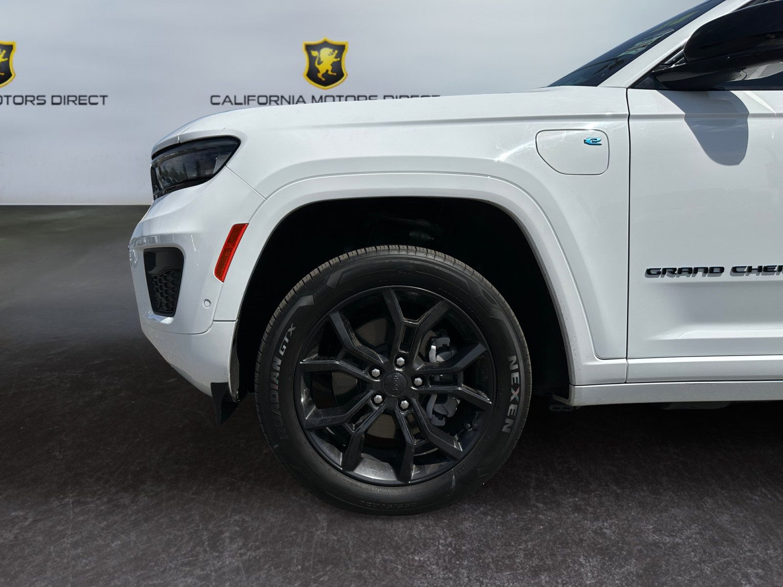 Used 2023 Jeep Grand Cherokee 30th Anniversary AWD/4WD image 14