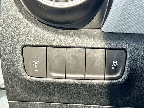 Used 2018 Hyundai Kona SE image 10