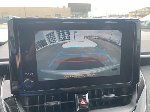 Used 2025 Toyota Corolla LE image 19