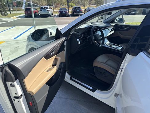 Used 2023 Audi Q8 Premium Plus image 19
