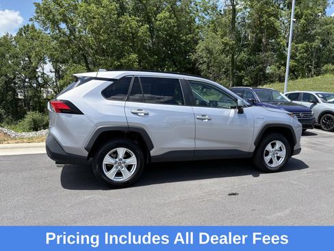 Used 2021 Toyota RAV4 XLE AWD/4WD image 8
