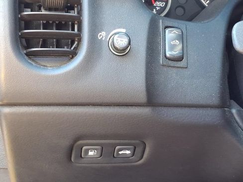 Used 2005 Chevrolet Corvette Convertible w/ Preferred Equipment Group RWD image 23