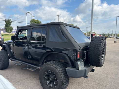 Used 2015 Jeep Wrangler Unlimited Sport AWD/4WD image 5