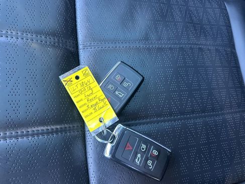 Used 2018 Land Rover Range Rover Sport HSE Dynamic image 38