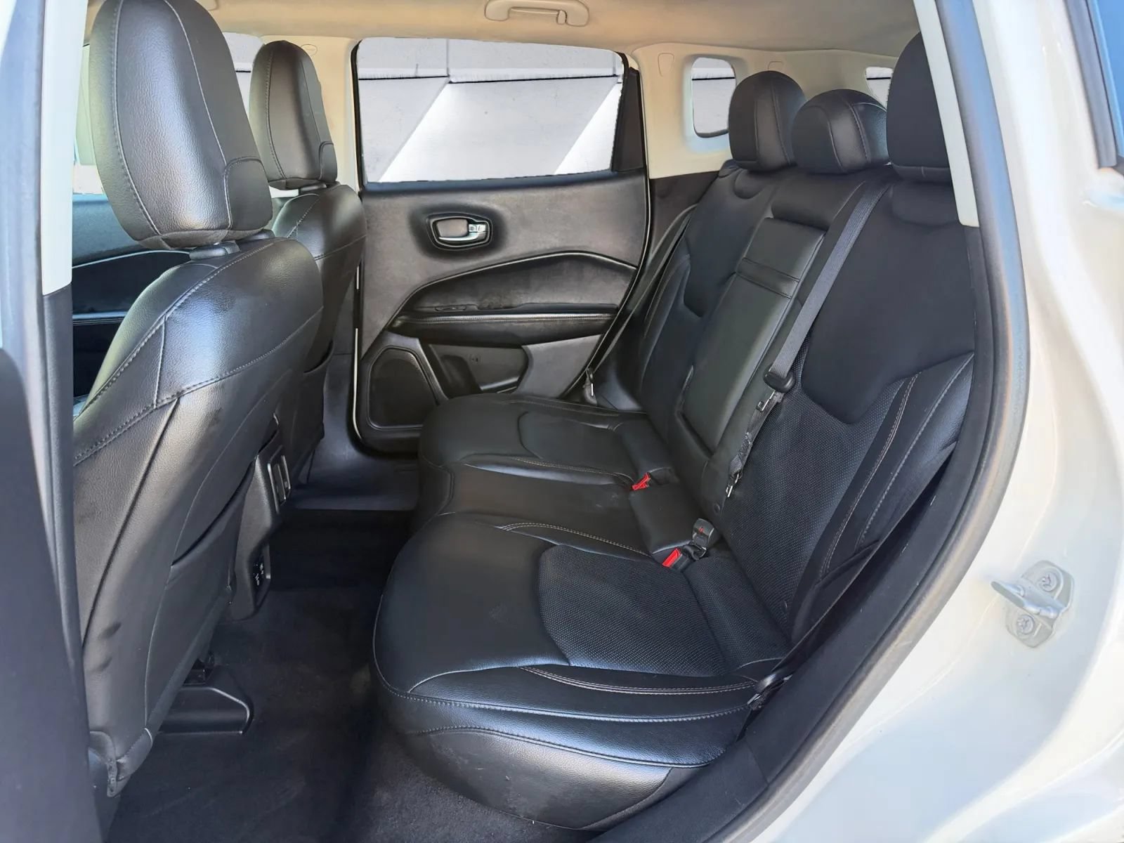 Used 2018 Jeep Compass Limited w/ Navigation Group FWD image 15