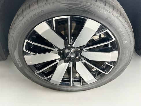 Used 2025 Mitsubishi Outlander SE FWD image 11
