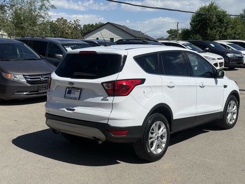 Used 2019 Ford Escape SE FWD image 4