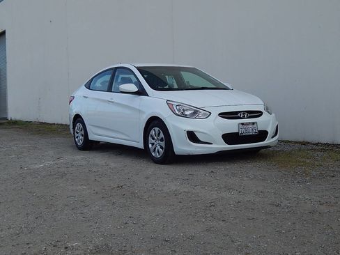 Used 2017 Hyundai Accent SE image 1