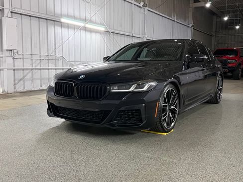 Used 2021 BMW M550i xDrive w/ Executive Package AWD/4WD image 3