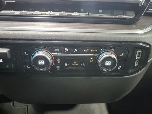 Certified 2025 GMC Sierra 1500 SLT image 22