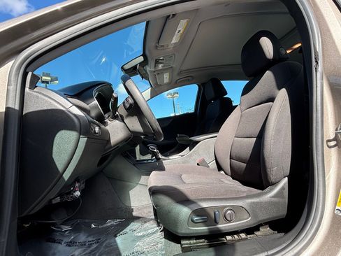 Used 2023 Chevrolet Malibu LT w/ Driver Confidence Package image 11