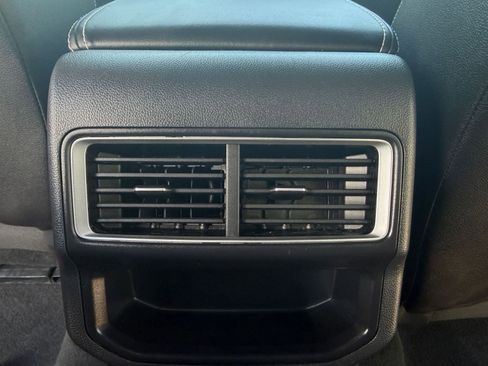 Used 2025 Volkswagen Atlas Cross Sport SE AWD/4WD image 23