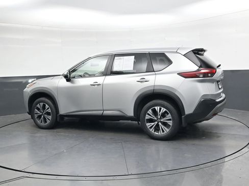 Used 2023 Nissan Rogue SV image 7