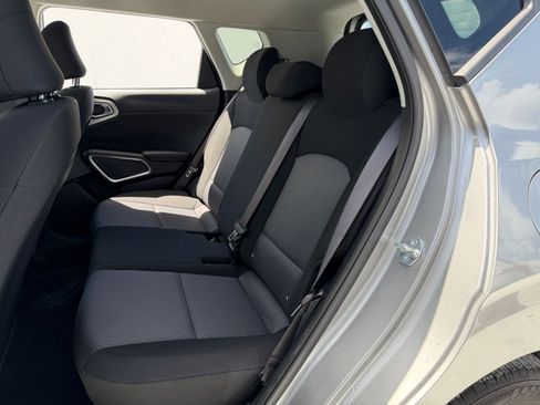Used 2025 Kia Soul LX w/ LX Technology Package FWD image 21
