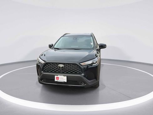 Certified 2022 Toyota Corolla Cross LE image 3