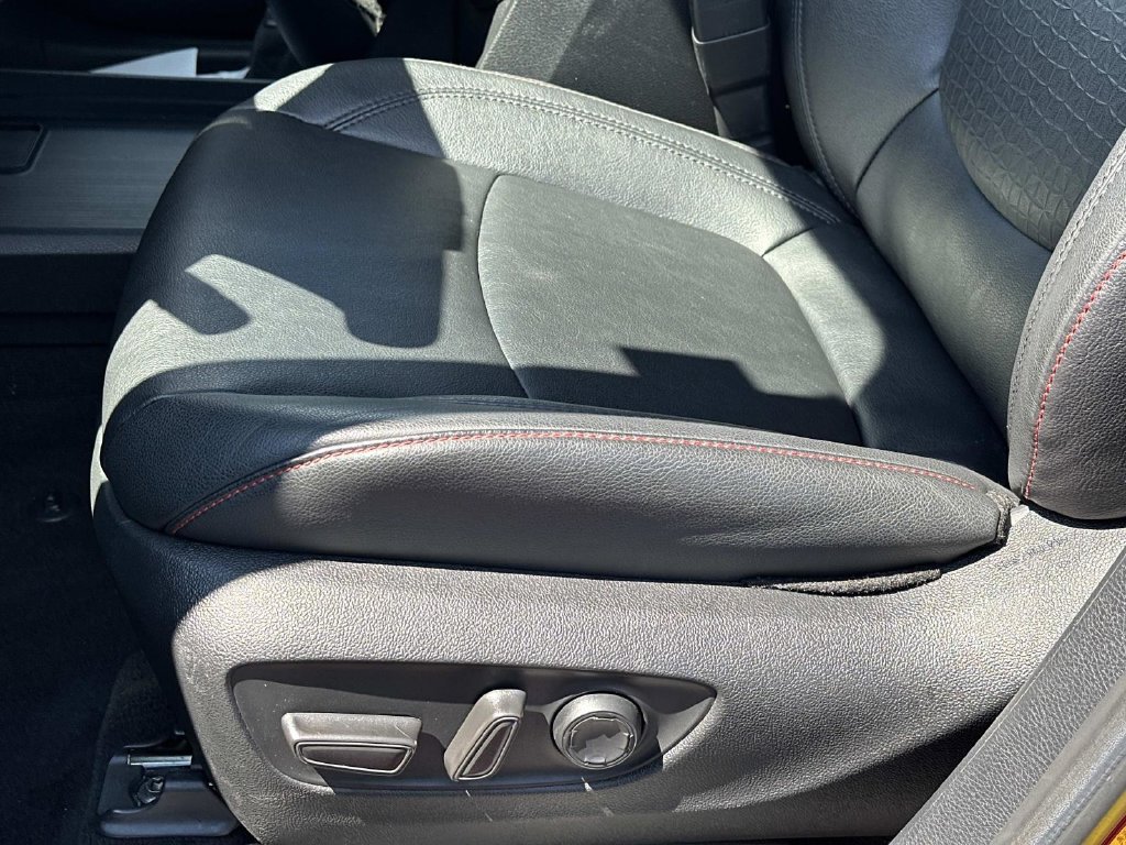 Used 2025 Toyota Sienna XSE FWD image 18