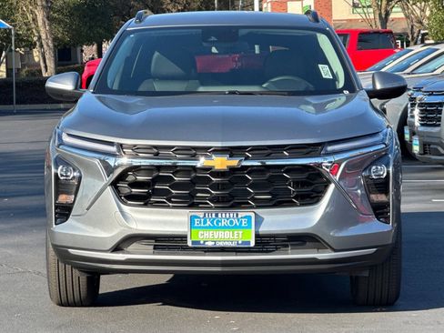 New 2026 Chevrolet Trax LT w/ Driver Confidence Package image 8