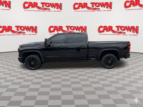 Used 2025 Chevrolet Silverado 2500 High Country w/ Midnight Edition AWD/4WD image 5