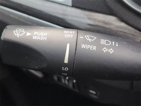 Used 2019 Chrysler 300 Touring image 26