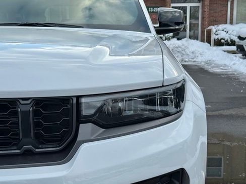 New 2026 Jeep Grand Cherokee Altitude AWD/4WD image 10