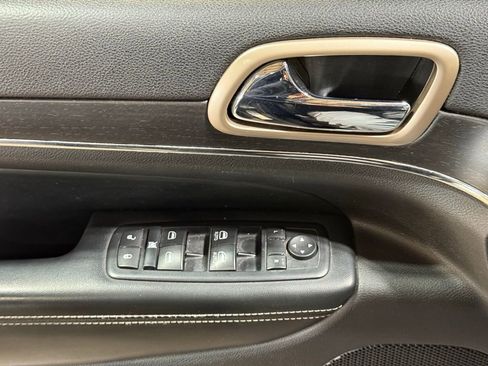 Used 2015 Jeep Grand Cherokee Limited image 29