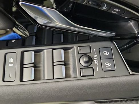 Used 2024 Land Rover Range Rover Evoque S AWD/4WD image 10