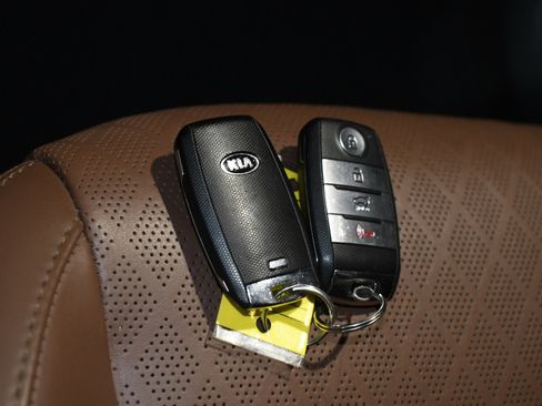 Used 2019 Kia Sorento SX image 97