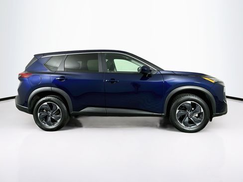 Used 2025 Nissan Rogue SV FWD image 10