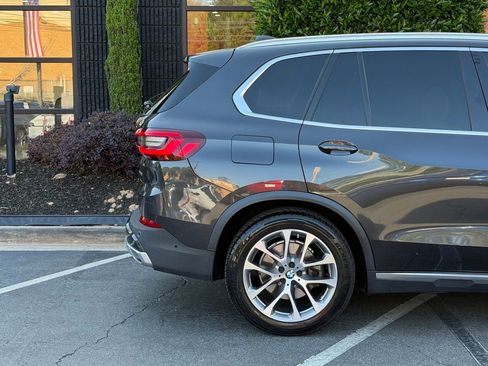 Used 2021 BMW X5 xDrive40i w/ Premium Package AWD/4WD image 22