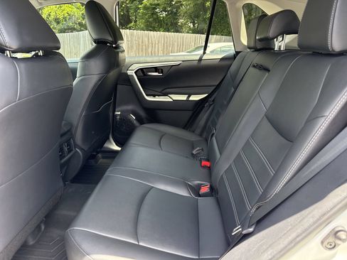 Used 2021 Toyota RAV4 XLE Premium FWD image 10