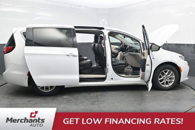 Used 2024 Chrysler Pacifica Touring-L FWD image 51