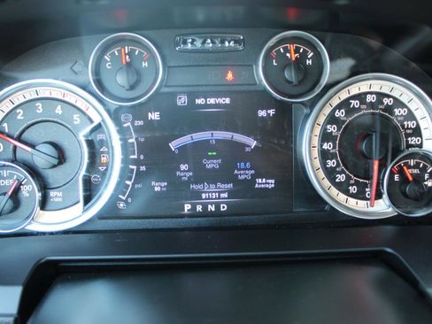 Used 2016 RAM 2500 Laramie w/ Convenience Group AWD/4WD image 28