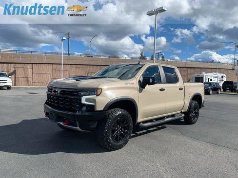 Used 2022 Chevrolet Silverado 1500 ZR2 w/ Technology Package image 2