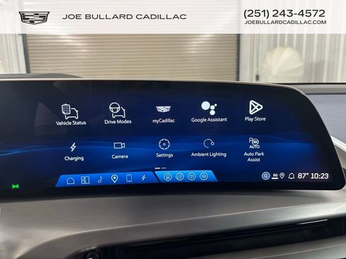 New 2026 Cadillac Vistiq Premium Luxury w/ LPO, Floor Liner Package image 28