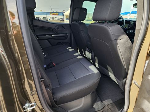 Used 2025 Chevrolet Colorado Trail Boss image 14