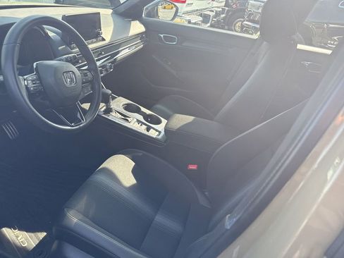 Used 2025 Honda Civic Sport image 3