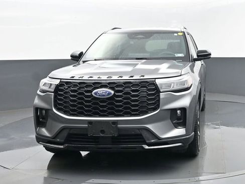 Used 2025 Ford Explorer ST-Line image 26