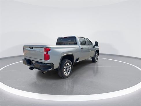 Used 2024 Chevrolet Silverado 2500 Custom w/ Custom Value Package image 8