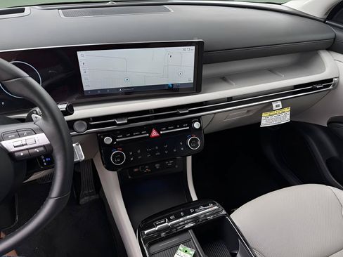 Used 2025 Hyundai Tucson Limited FWD image 29