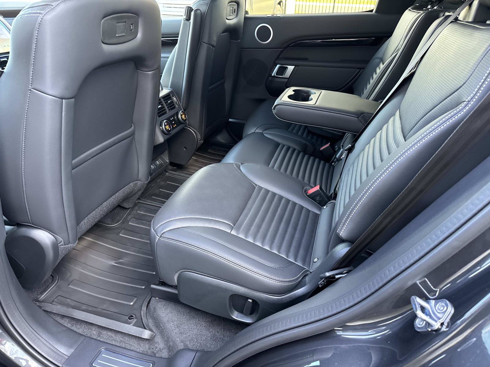 Used 2026 Land Rover Discovery S AWD/4WD image 15