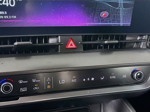 Used 2025 Kia Sportage SX image 24