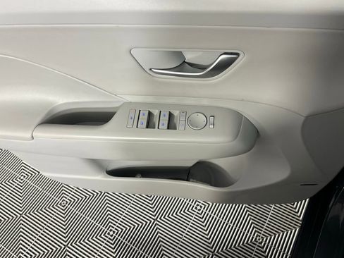 Used 2024 Hyundai Kona Limited image 26