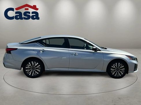 Used 2024 Nissan Altima 2.5 SV FWD image 5