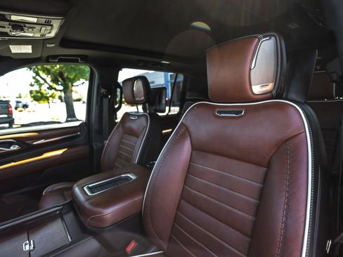 Used 2024 GMC Yukon XL Denali Ultimate AWD/4WD image 21