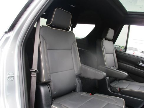 Used 2024 GMC Yukon SLT w/ SLT Luxury Package AWD/4WD image 26